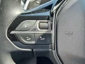 Peugeot 3008 (2022) thumbnail 8