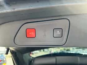 Peugeot 3008 (2022) thumbnail 10