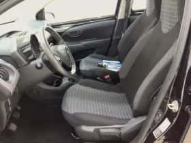 Peugeot 108 (2022) thumbnail 2