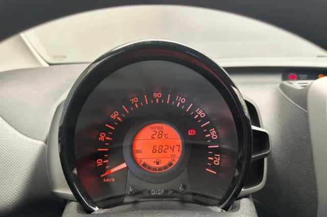 Peugeot 108 (2022) thumbnail 3