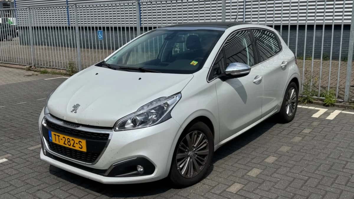 Peugeot 208 (2018) — foto 1