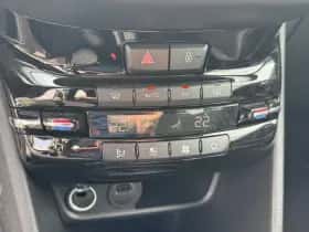 Peugeot 208 (2018) thumbnail 3
