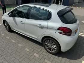 Peugeot 208 (2018) thumbnail 8