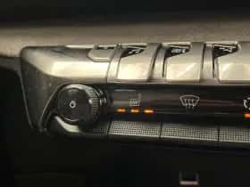 Peugeot 3008 (2023) thumbnail 16