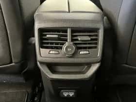 Peugeot 3008 (2023) thumbnail 24
