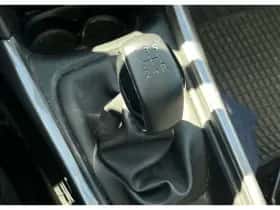 Peugeot 2008 (2018) thumbnail 9
