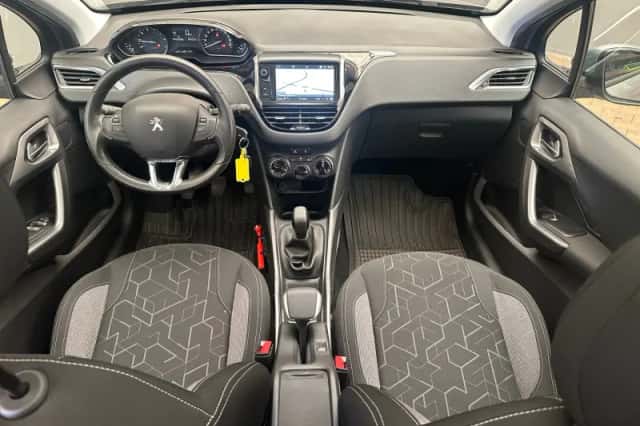 Peugeot 2008 (2018) thumbnail 3