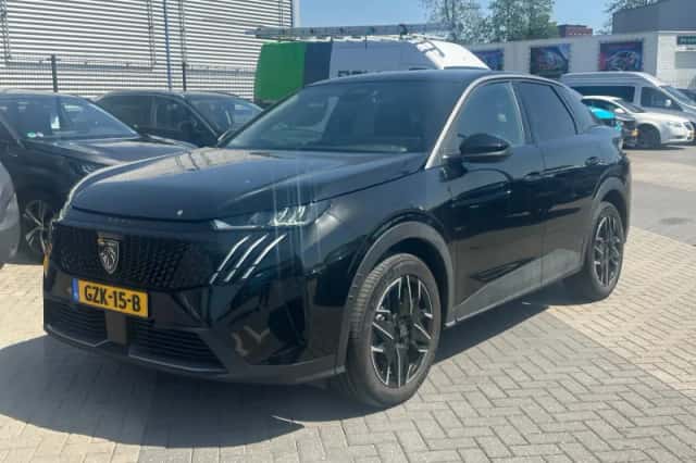 Peugeot 3008 (2025) thumbnail 1