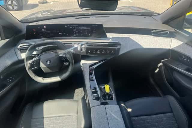 Peugeot 3008 (2025) thumbnail 3