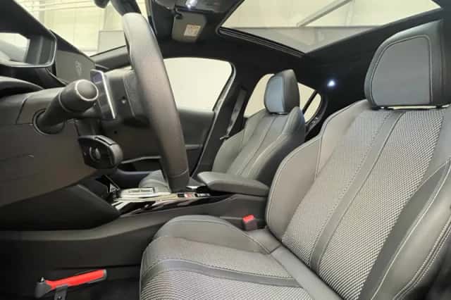 Peugeot 208 (2024) thumbnail 5