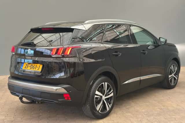 Peugeot 3008 (2019) thumbnail 2