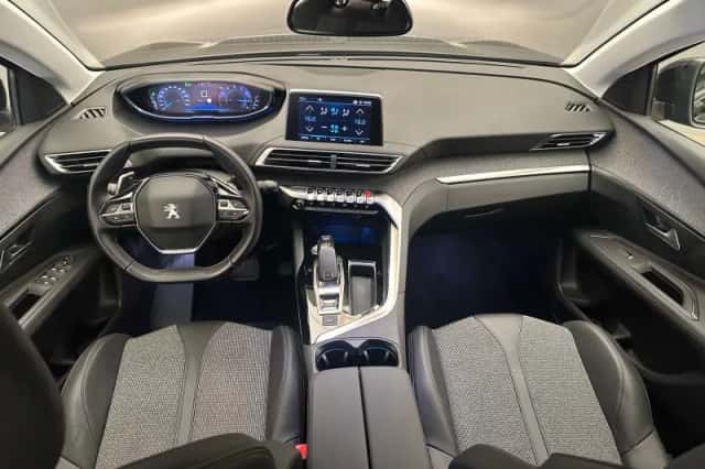 Peugeot 3008 (2019) thumbnail 3
