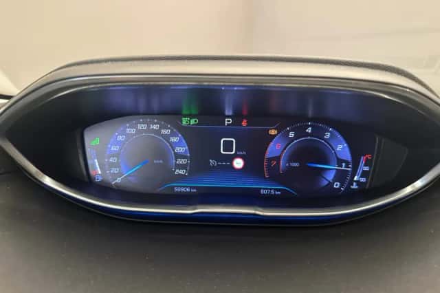 Peugeot 3008 (2019) thumbnail 5