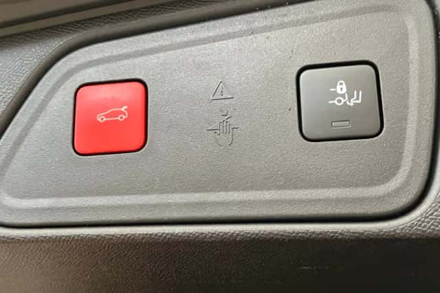 Peugeot 3008 (2021) thumbnail 5