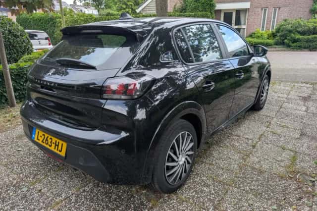 Peugeot e-208 (2020) thumbnail 2