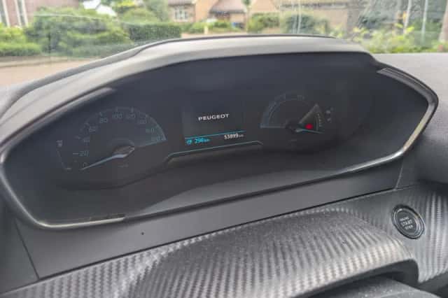 Peugeot e-208 (2020) thumbnail 3