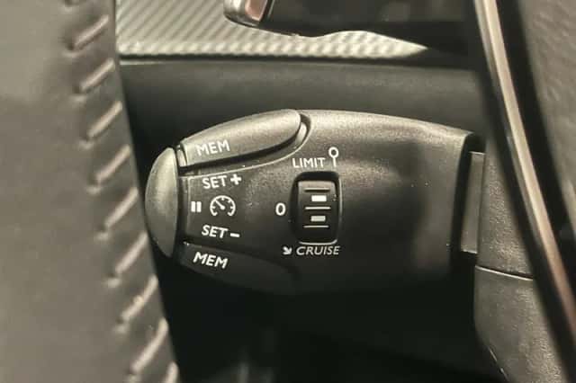 Peugeot 2008 (2025) thumbnail 4
