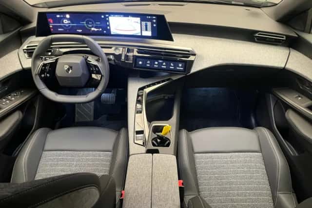 Peugeot 3008 (2025) thumbnail 3