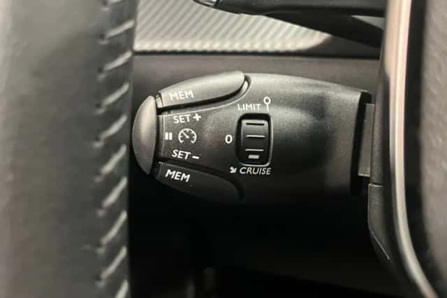 Peugeot 2008 (2025) thumbnail 5