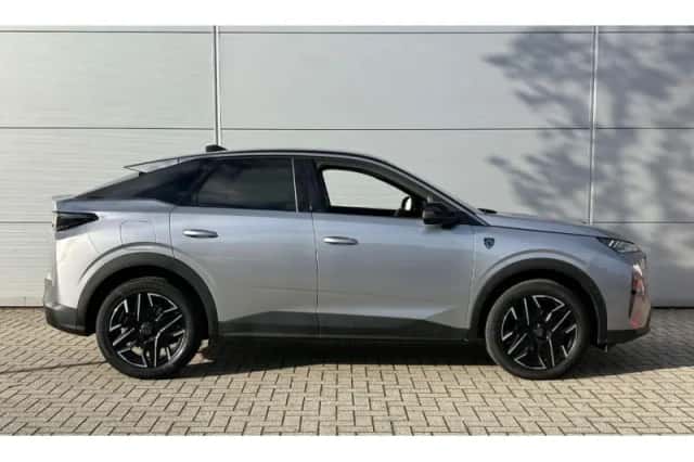 Peugeot e-3008 (2024) thumbnail 1