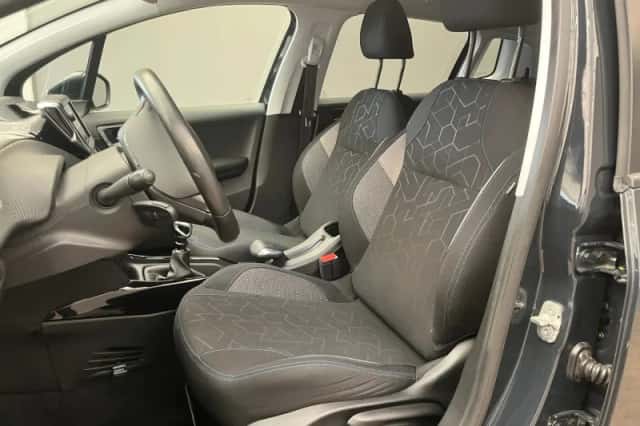Peugeot 2008 (2019) thumbnail 4