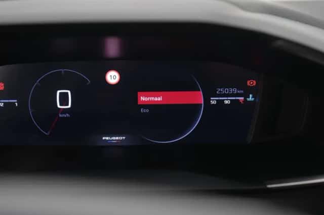 Peugeot 2008 (2025) thumbnail 5