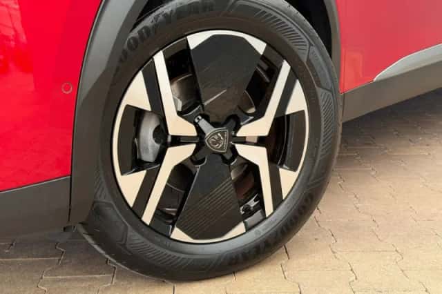 Peugeot 2008 (2024) thumbnail 3