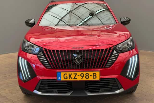 Peugeot 2008 (2024) thumbnail 4
