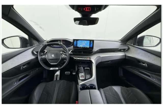 Peugeot 3008 (2022) thumbnail 2