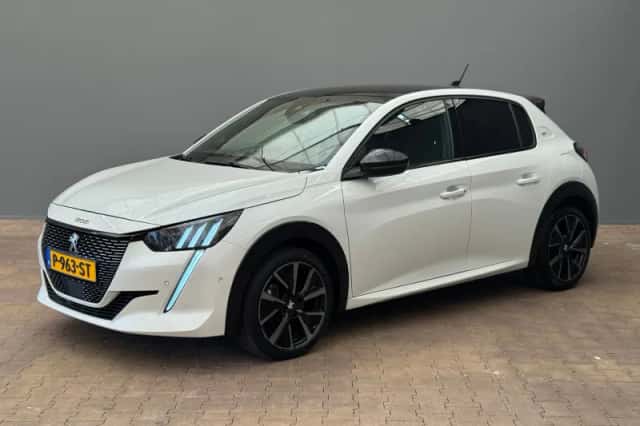 Peugeot 208 (2022) thumbnail 1