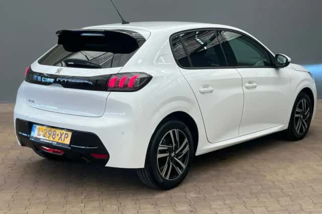 Peugeot 208 (2021) thumbnail 2