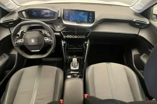 Peugeot 208 (2021) thumbnail 3