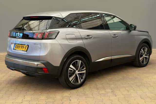 Peugeot 3008 (2024) thumbnail 3