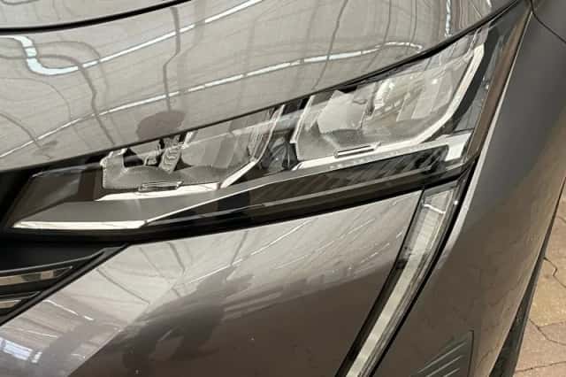 Peugeot 308 (2022) thumbnail 3