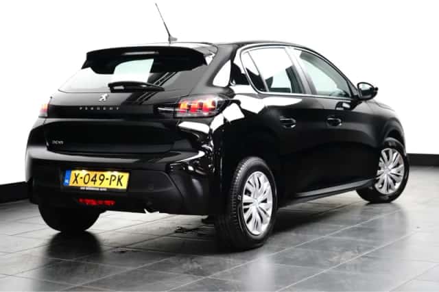 Peugeot 208 (2024) thumbnail 2