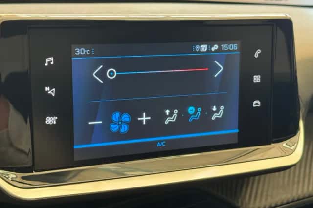 Peugeot 208 (2024) thumbnail 2