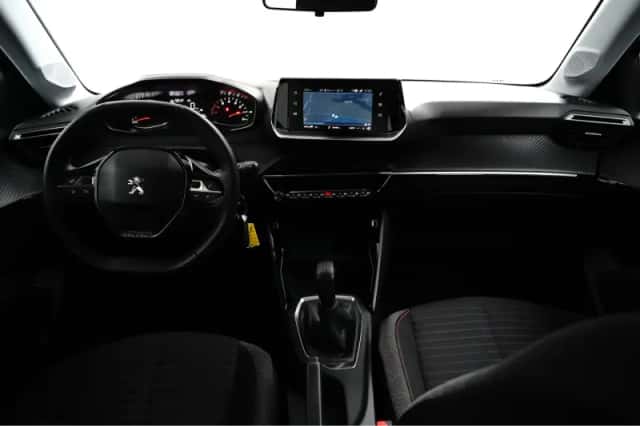 Peugeot 208 (2024) thumbnail 3