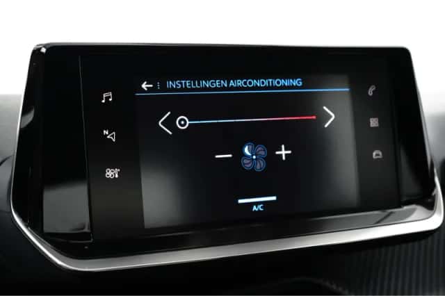 Peugeot 208 (2024) thumbnail 5