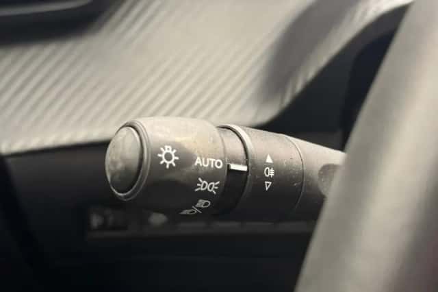 Peugeot 208 (2024) thumbnail 6