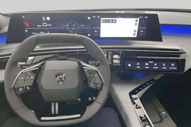 Peugeot e-3008 (2024) thumbnail 4