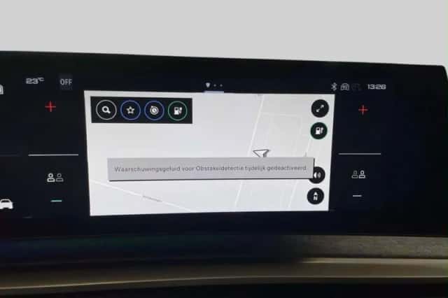 Peugeot e-3008 (2024) thumbnail 6