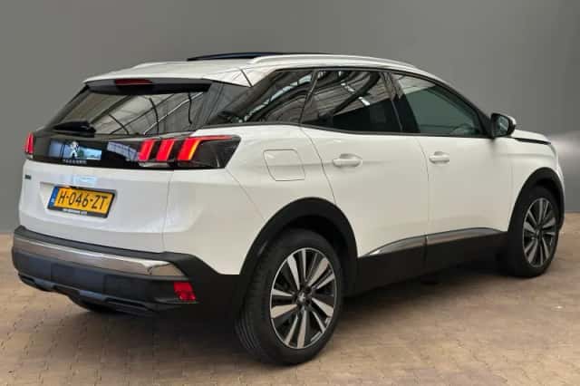 Peugeot 3008 (2020) thumbnail 2