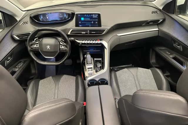 Peugeot 3008 (2020) thumbnail 3