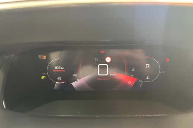 Peugeot 2008 (2022) thumbnail 3