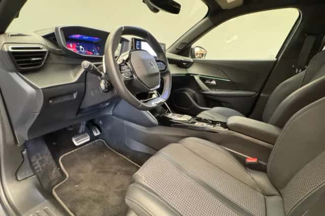 Peugeot 2008 (2022) thumbnail 3