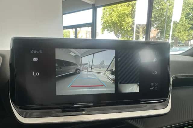 Peugeot 2008 (2022) thumbnail 5