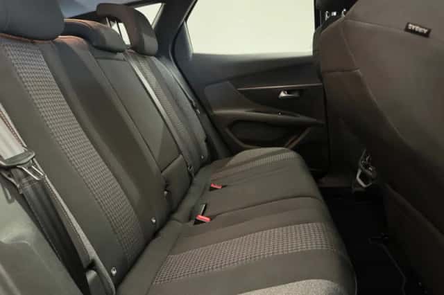 Peugeot 3008 (2022) thumbnail 3