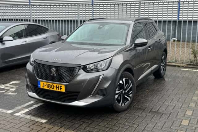 Peugeot 2008 (2020) thumbnail 1