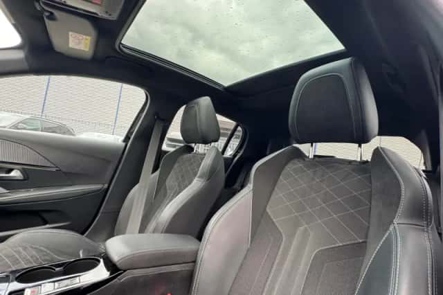 Peugeot 208 (2022) thumbnail 2