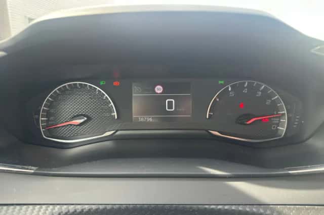Peugeot 208 (2021) thumbnail 3